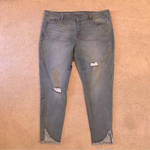 Lane Bryant Mid Rise Super Stretch Skinny Jeans Womens Size 20 Grey Distressed